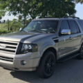 White Ford Expedition